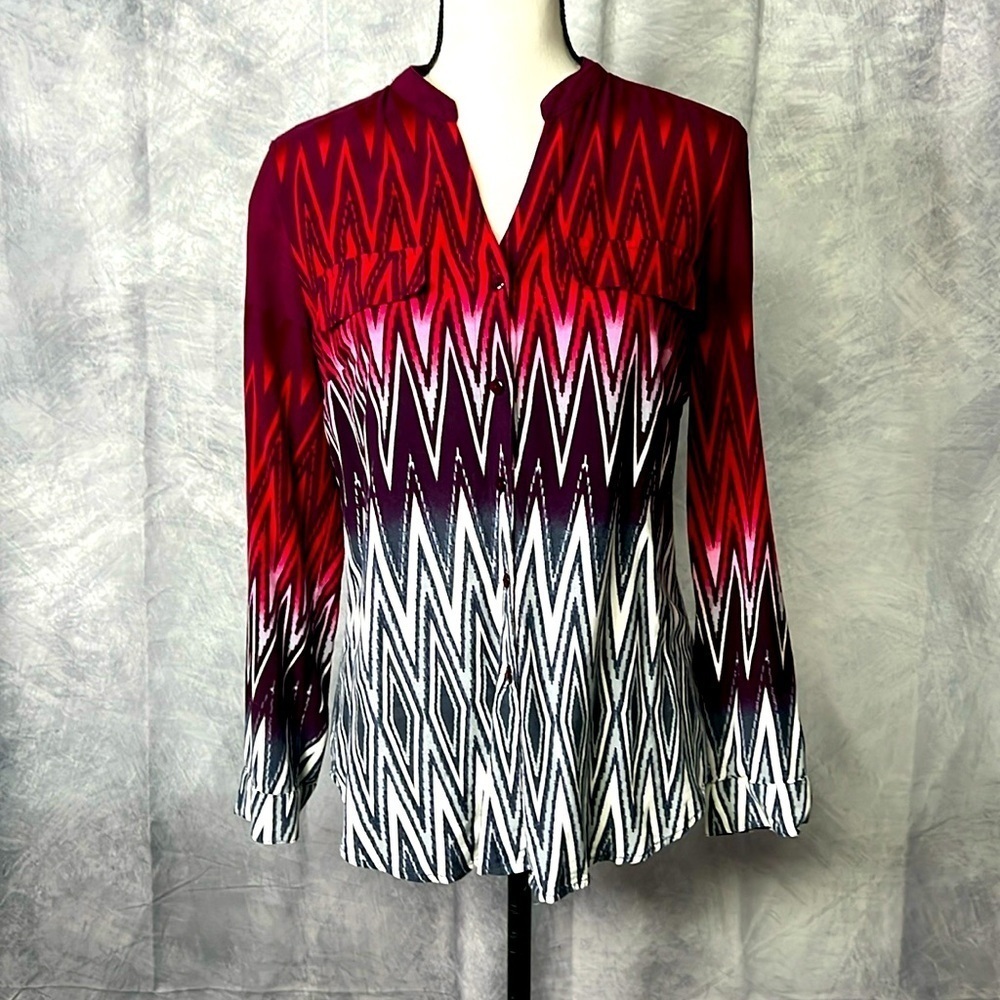 Cato Maroon, Gray, White & Blue Gradiant Chevron Split Collar Button-Down - MED